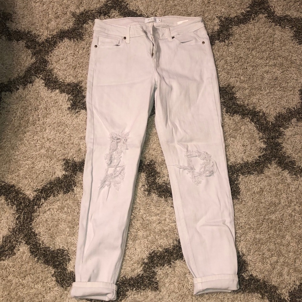 White skinny jeans